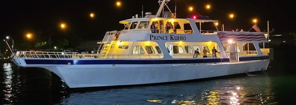 Waikiki night life dinner cruise