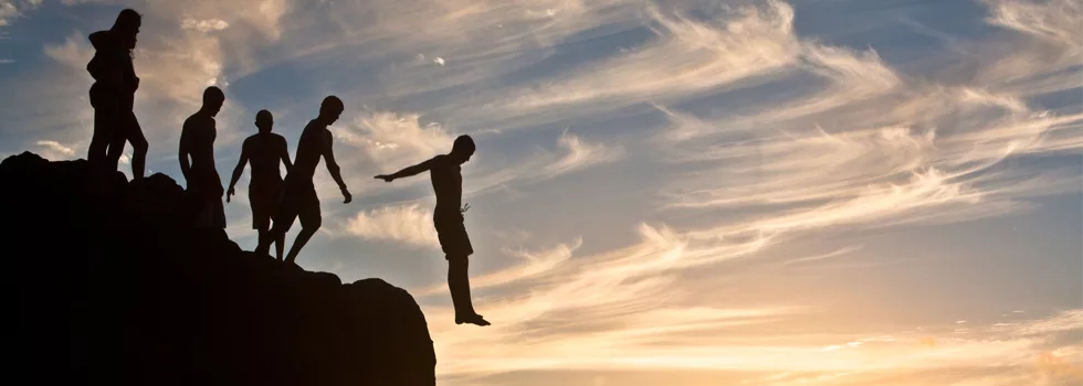 Cliff jump hawaii