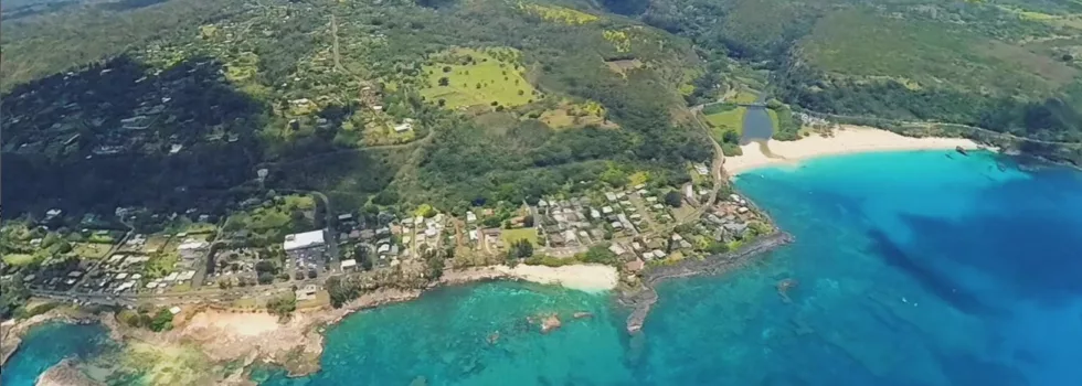 View of waimea bay autogyro