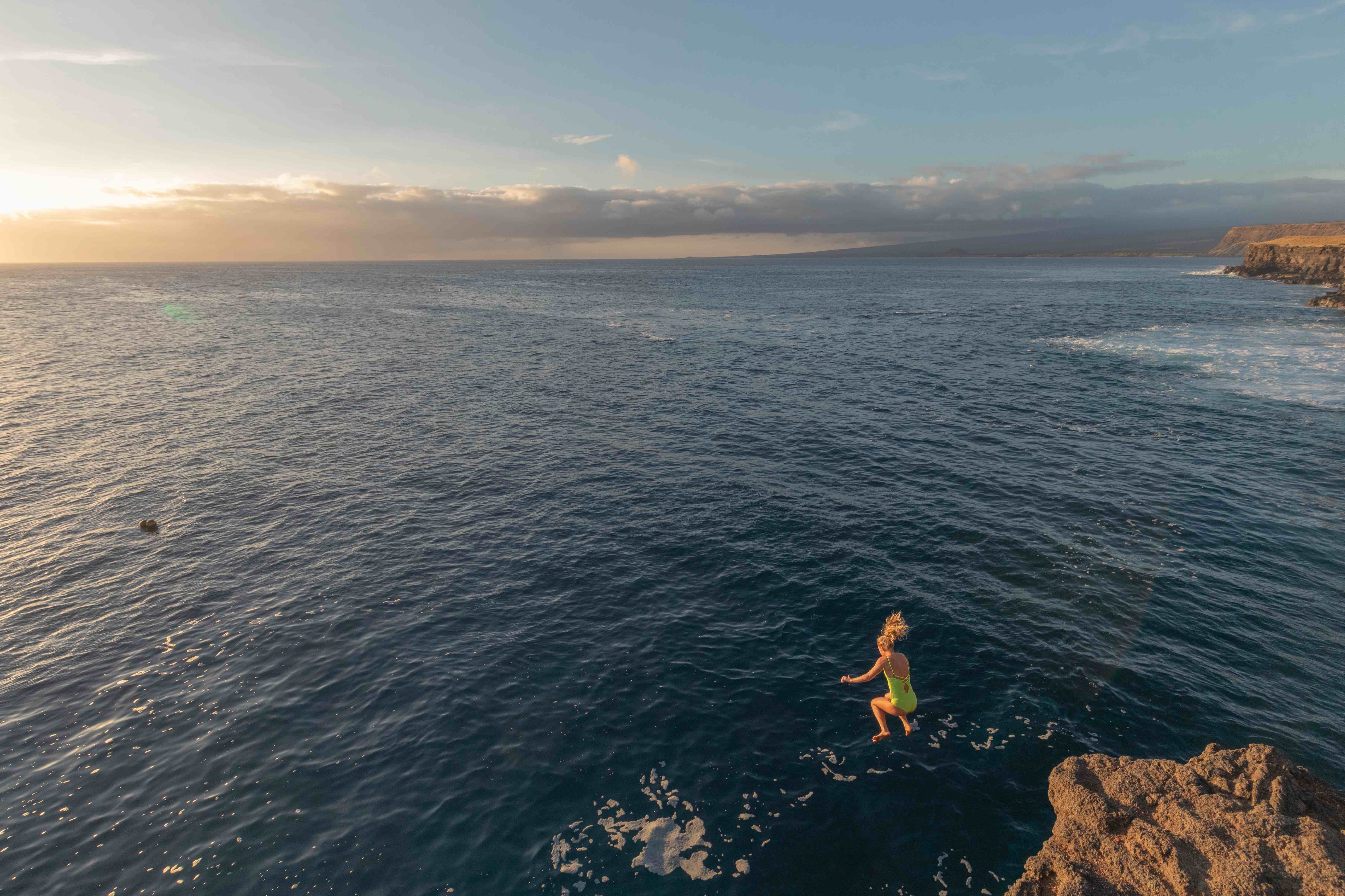 south point hawaii cliff dive