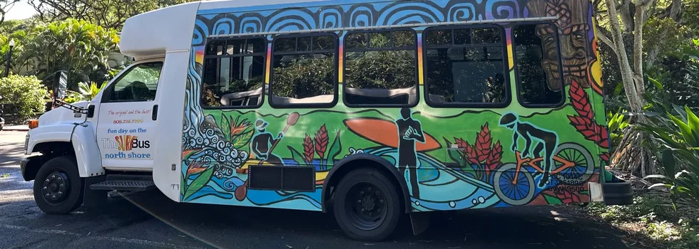 North shore tour bus