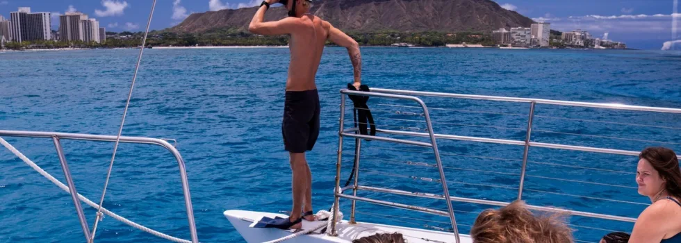 Trimaran crew looking for mooring