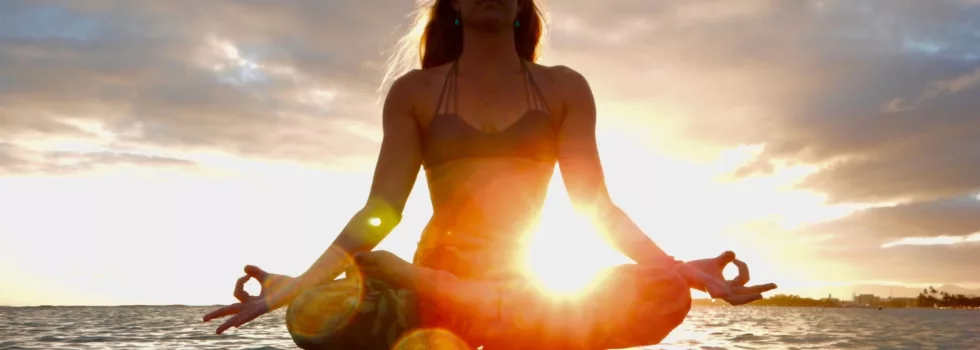 Meditate SUP yoga hawaii sunset